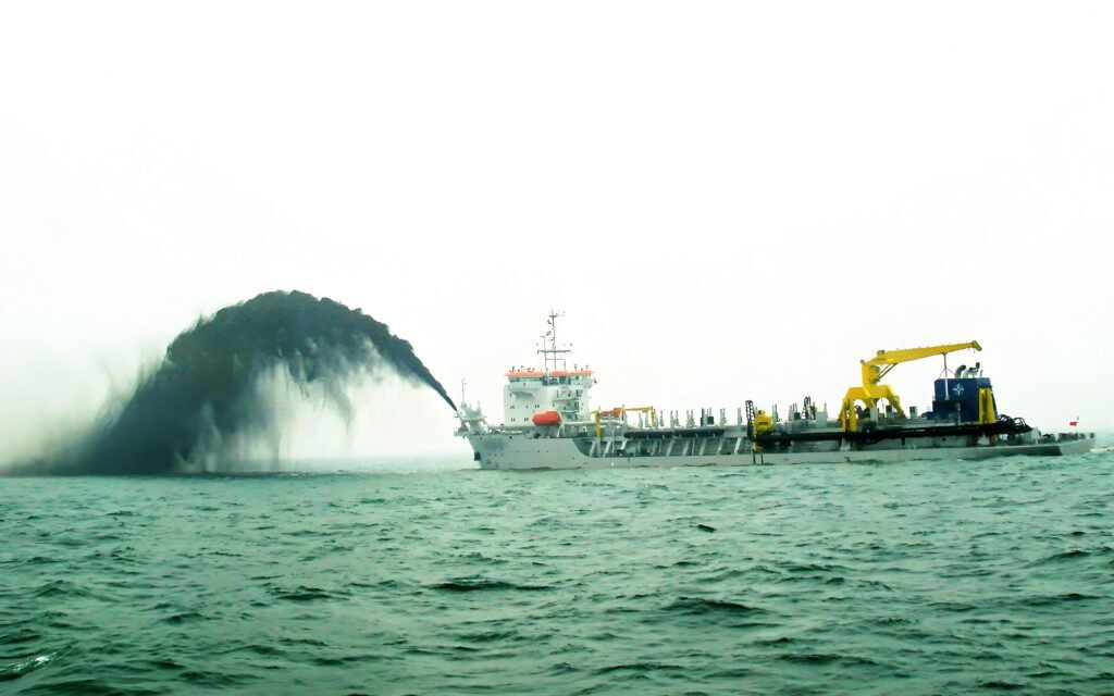 11000m3h-Trailing-suction-dredger-from-CCCC-Tianjin-Dredging-Company