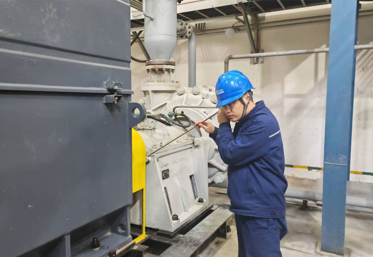 Maintenance régulière d'une pompe d'alimentation de filtre-presse pour améliorer sa fiabilité et prolonger sa durée de vie.